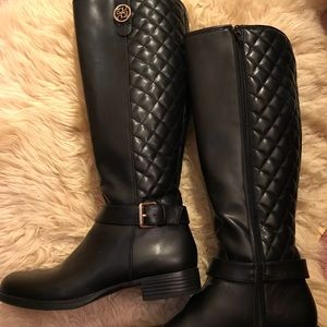 Liz Claiborne quilted black leather riding boots
